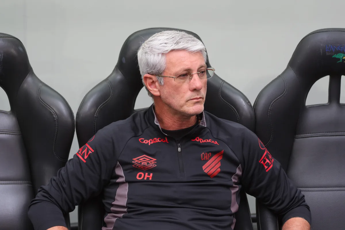 Odair reconhece diferença de patamar ao analisar derrota do Athletico para o Palmeiras
