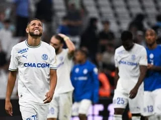 « Sous la menace des ténèbres » : l’OM relégable et dans le brouillard, la revue de presse après la défaite face au PSG