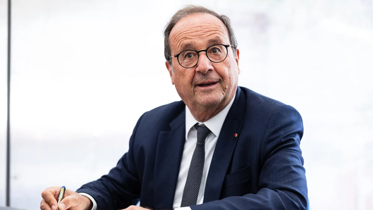 François Hollande voit du positif dans les faibles chiffres de vente de son livre