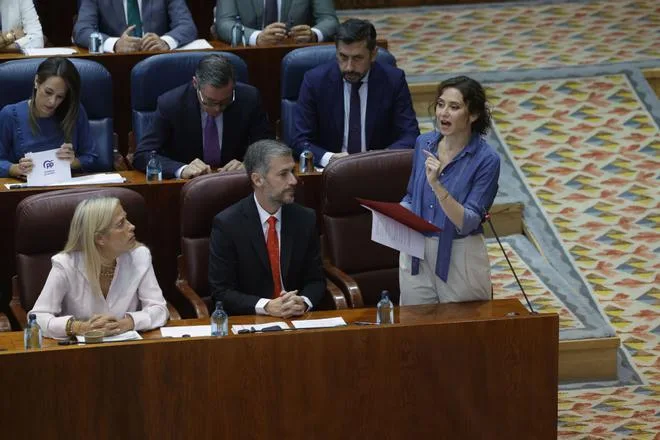 El PSOE exige dimitir a Ayuso por "mentir" sobre el ático y Más Madrid dice que "merece un juicio"