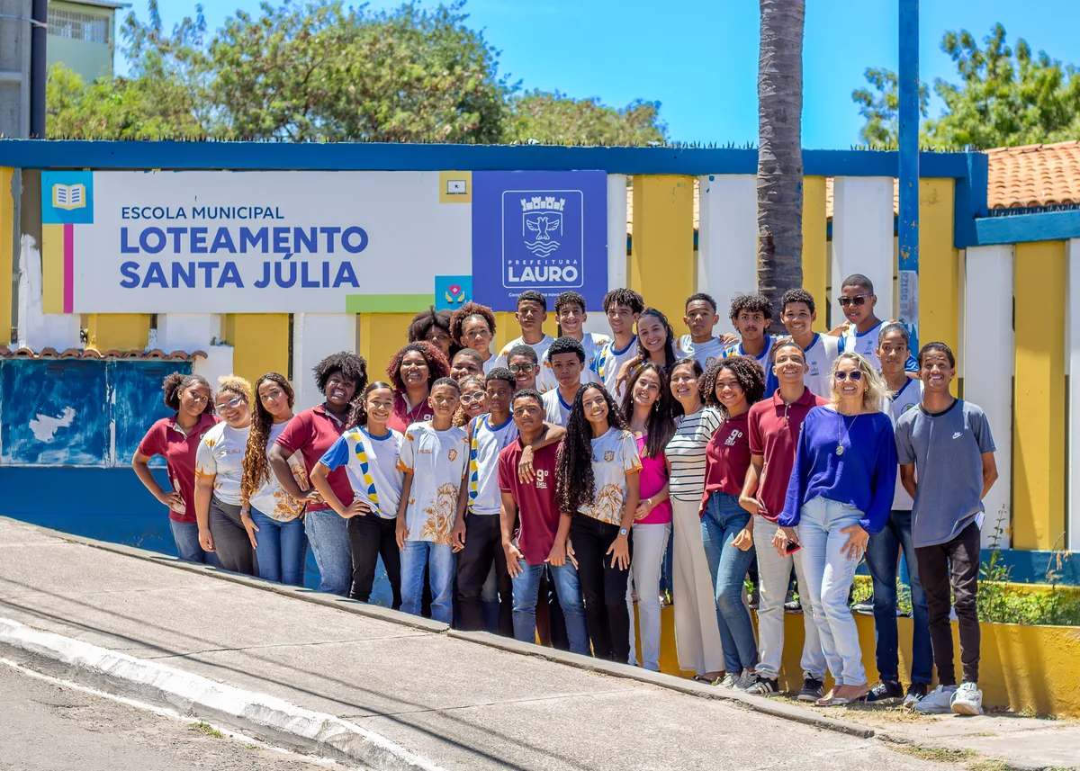 Escola de Lauro de Freitas vence festival nacional de matemática