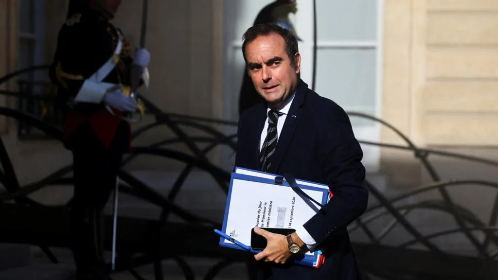 Le prix du gazole bat un nouveau record en France : une réunion d'urgence à Matignon