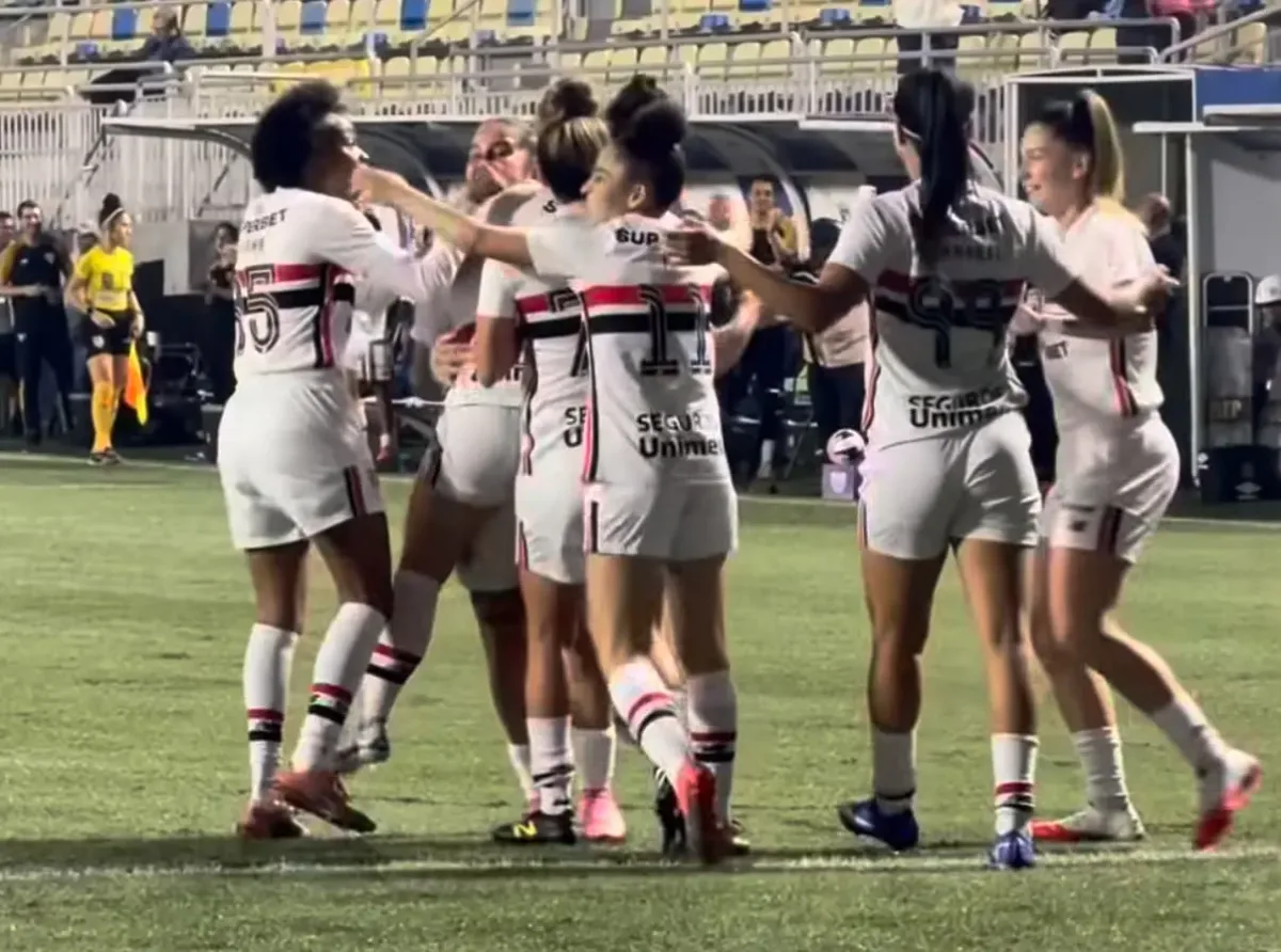 Santos erra pênalti nos acréscimos, e São Paulo ganha clássico pelo Paulista F