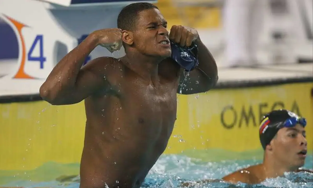 Kauã Carvalho é prata nos 50m peito do Pan-Pacífico Júnior de Natação