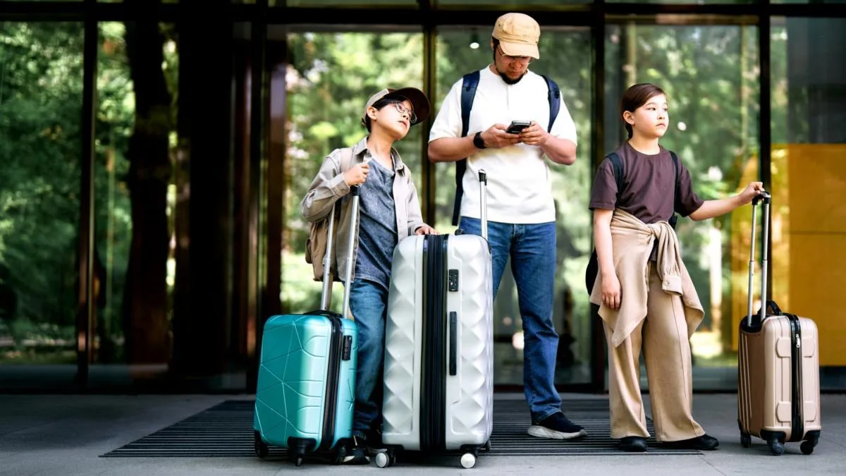 “La IA puede ser una brújula, no un GPS”: cada vez más viajeros recurren a la inteligencia artificial para organizar sus vacaciones