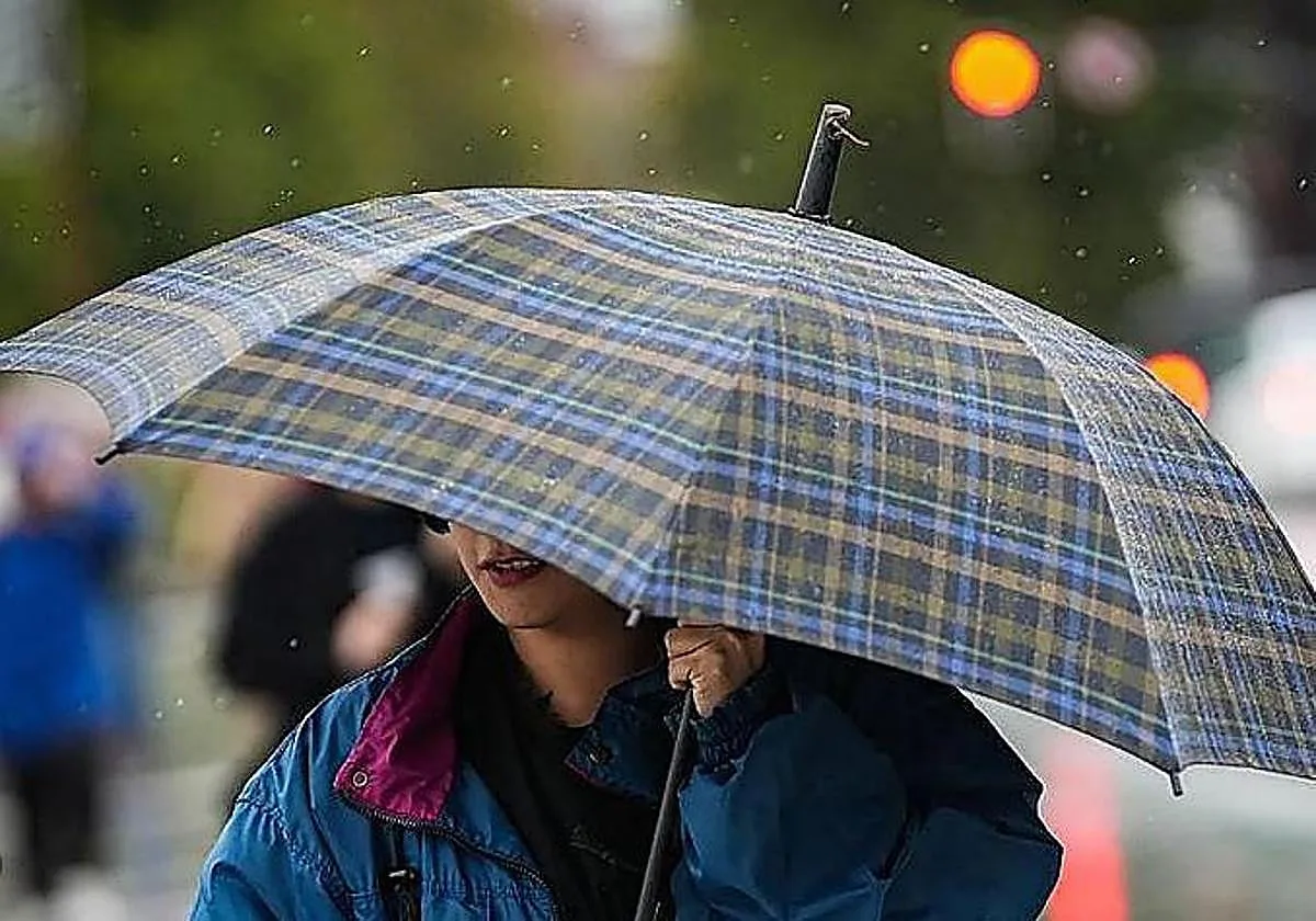 La Aemet avisa de la llegada de tormentas, lluvias y niebla a España: estas son las zonas más afectadas