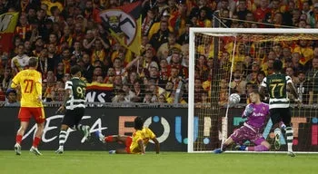 Sporting vence no terreno do Lens