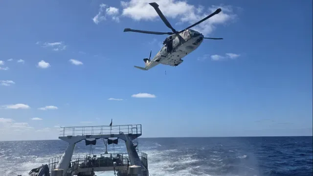 Pescador resgatado de navio ao largo da Terceira com sinais de enfarte