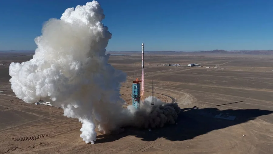 Raumfahrt: China gelingt Raketenlandung auf Beinen