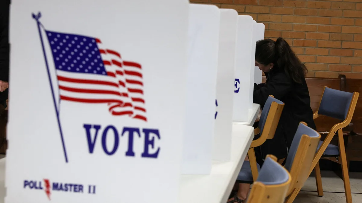 Florida, Wyoming, Alaska y California definieron candidatos clave para las elecciones de noviembre en Estados Unidos