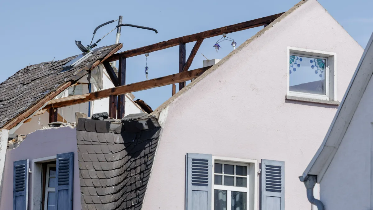 Rhein-Main-Feierabendbriefing: Dutzende Häuser von Tornado beschädigt