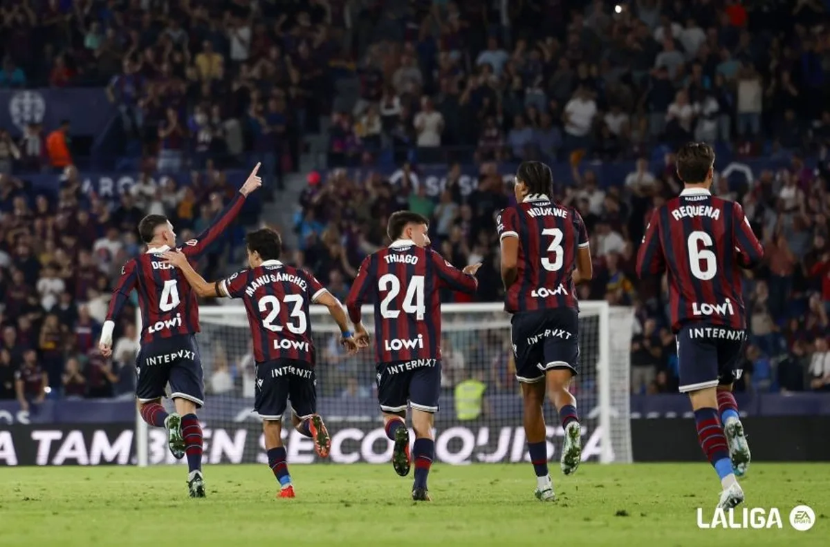 (Crónica) El Levante sale del descenso con un final de locura ante el Sevilla