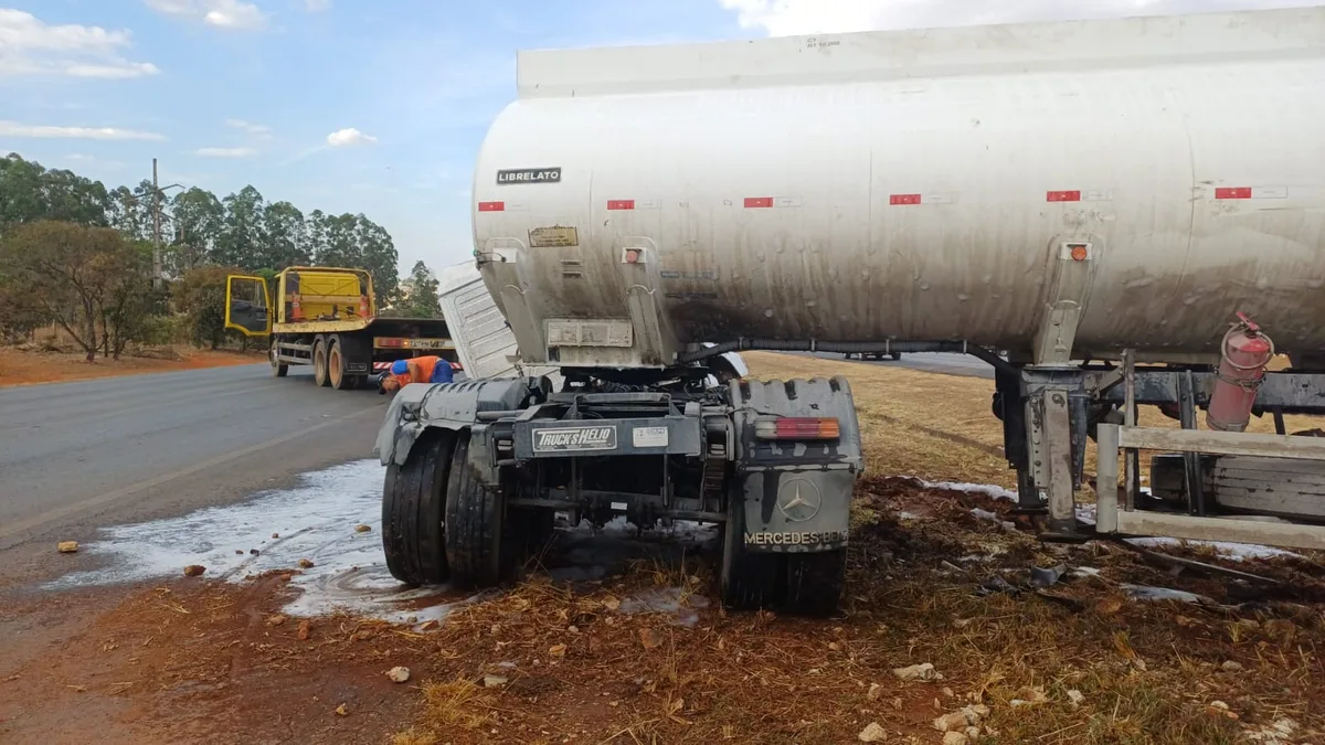 BR-020 é liberada após 18 horas bloqueada por tombamento de carreta