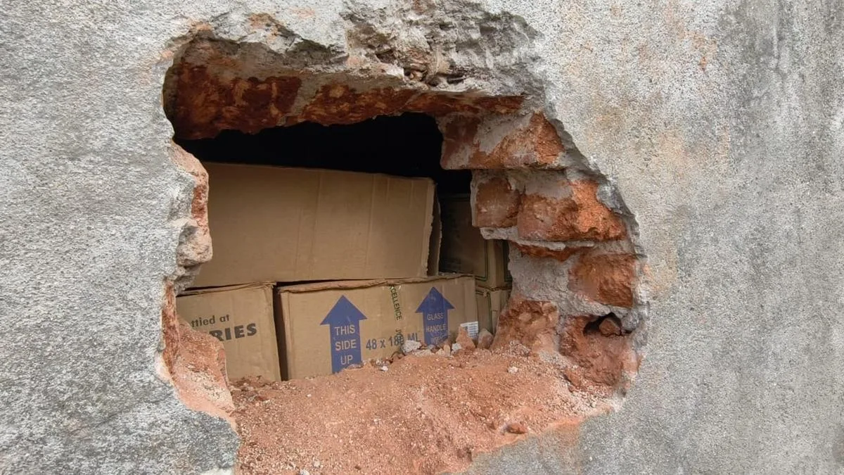 Man held for damaging Tasmac outlet near Arakkonam