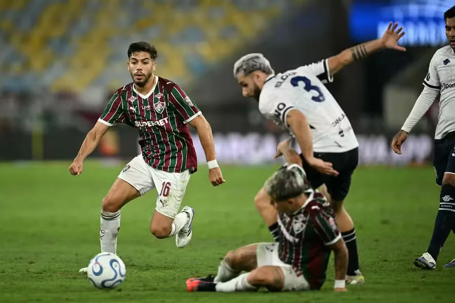 Em jogo morno, Fluminense empata sem gols com Rivadavia e deixa vaga nas quartas em aberto