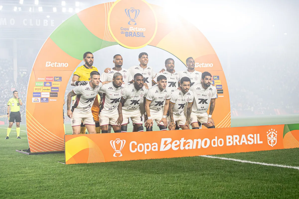 Análise: Vitória é dominado pelo Vasco e mostra que nem jogar com um mais é suficiente fora de casa