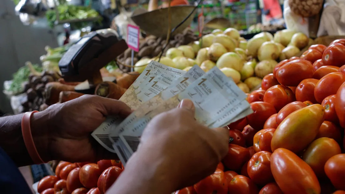 Hogares venezolanos destinan el 41,6% de su presupuesto a la compra de alimentos, según Datanálisis