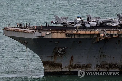 만신창이돼 돌아온 美항모 링컨함…"지옥 다녀온 듯"