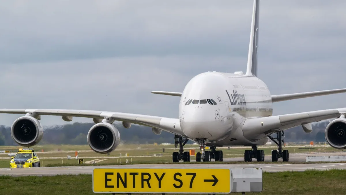 351 Passagiere an Bord: Lufthansa-Airbus setzt bei Landung in München zu früh auf