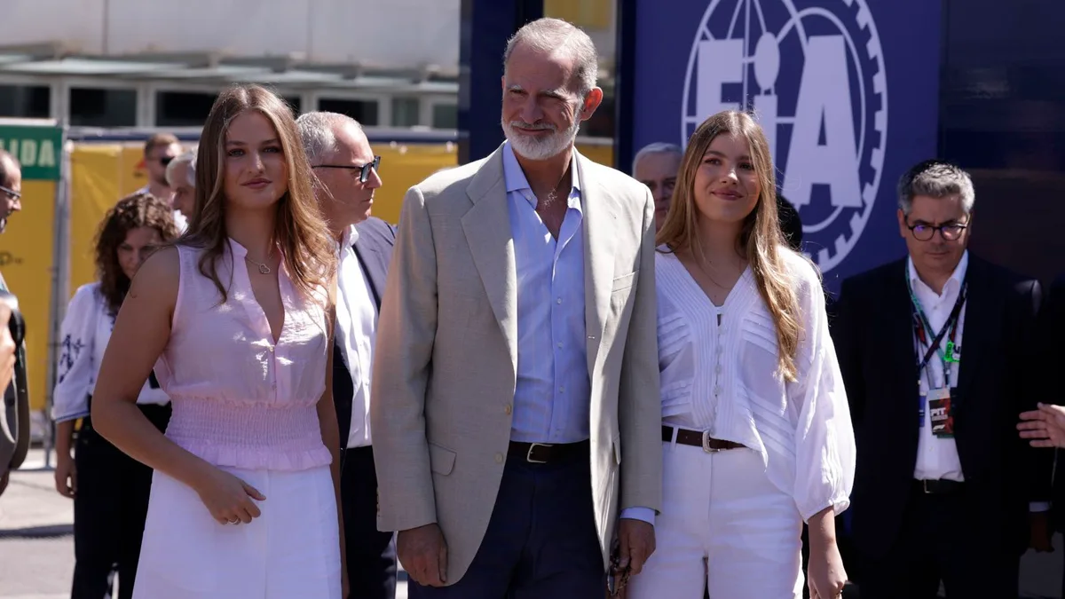 Felipe VI, la princesa Leonor y la infanta Sofía acaparan las miradas en la gran carrera de Fórmula 1 en Madrid: cita histórica con Alonso y Sainz