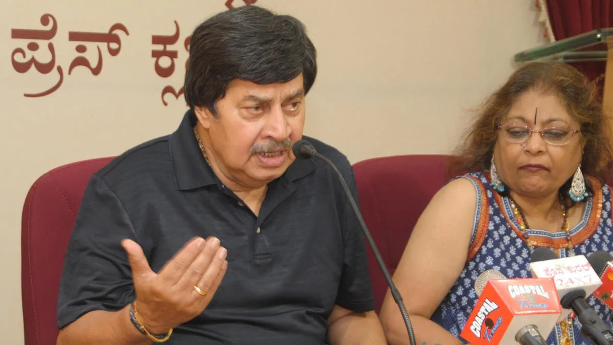 Veteran actor Srinath inaugurates Shivamogga Dasara