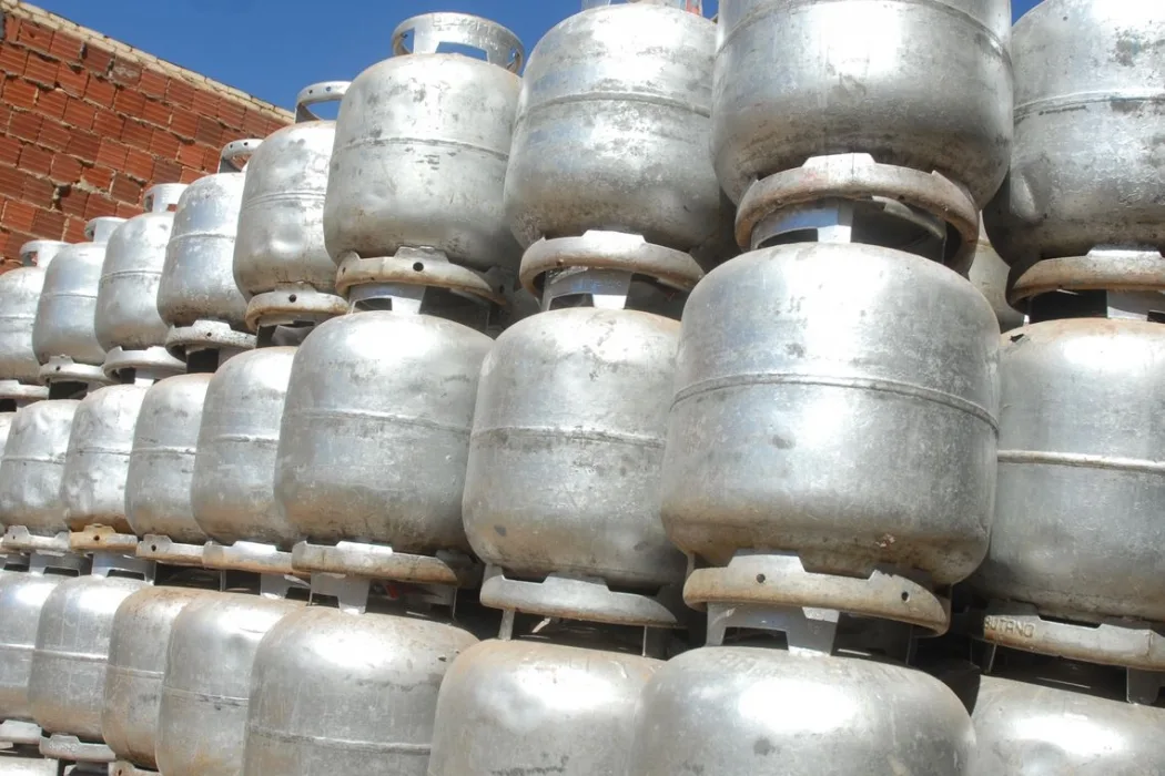 Nova regra proíbe entrega de gás de cozinha aos domingos no ES