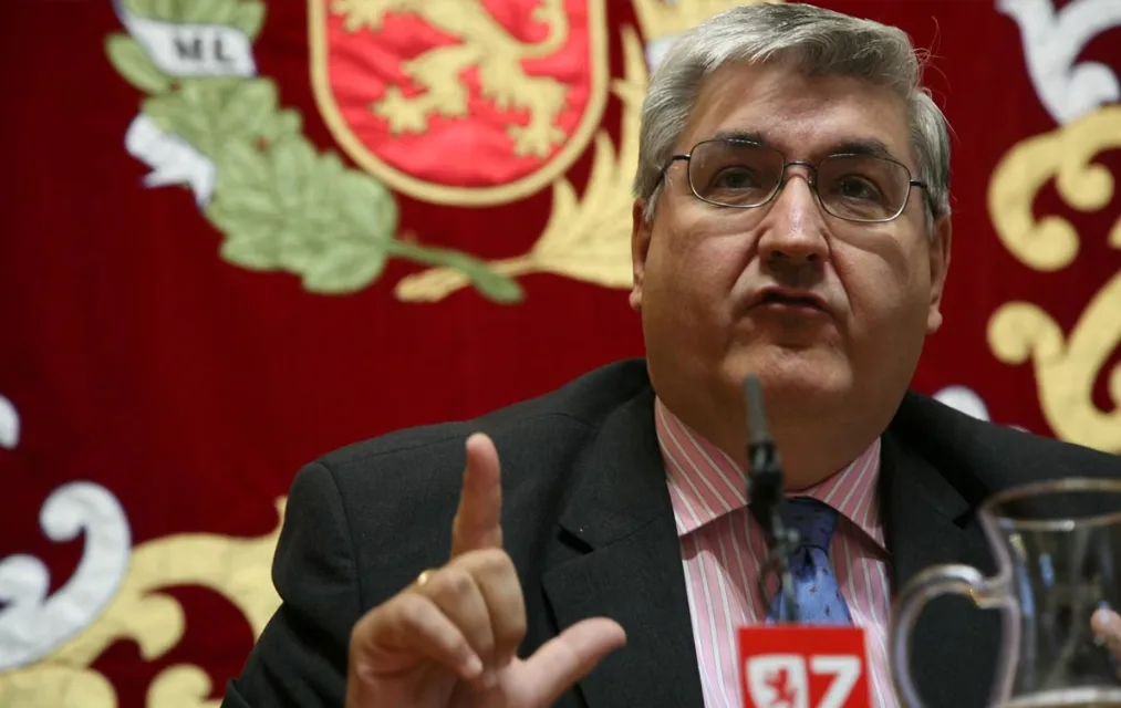 Muere el historiador Domingo Buesa a los 73 años