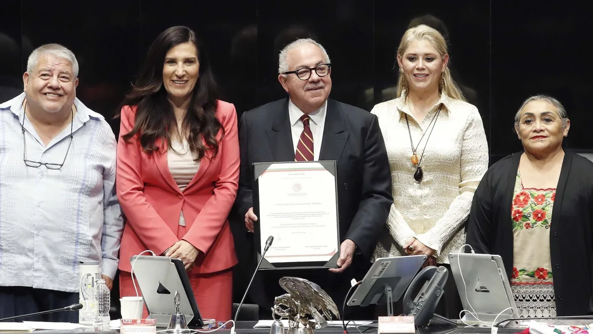 Él es Rogelio Granguillhome, ratificado por el Congreso como nuevo embajador de México en Irlanda