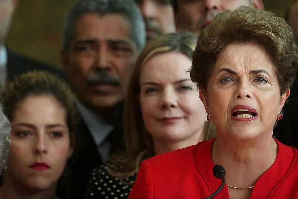 Fundação ligada ao PT lança livro sobre 10 anos do impeachment de Dilma