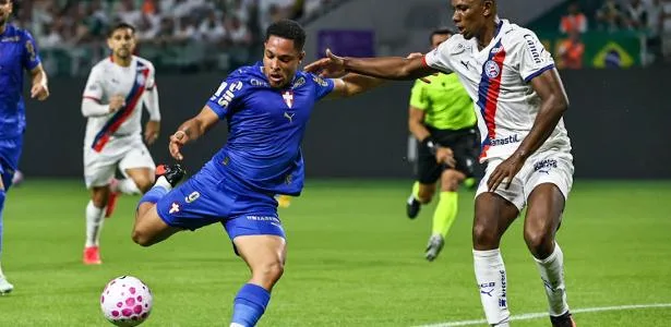 Palmeiras fica a um ponto do líder e cansa de perder gols