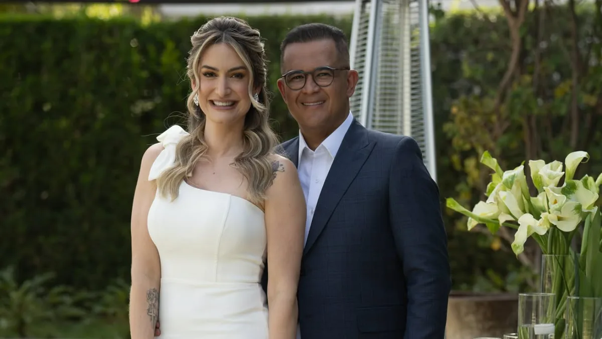 Esposa de empresário que estava em helicóptero desaparecido em SC se pronuncia e faz apelo Esposa de empresário que estava em helicóptero desaparecido em SC se pronuncia e faz apelo