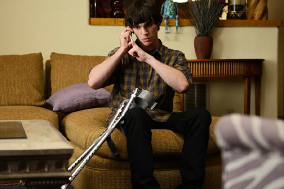 Quem era RJ Mitte, ator de Breaking Bad que morreu aos 34 anos