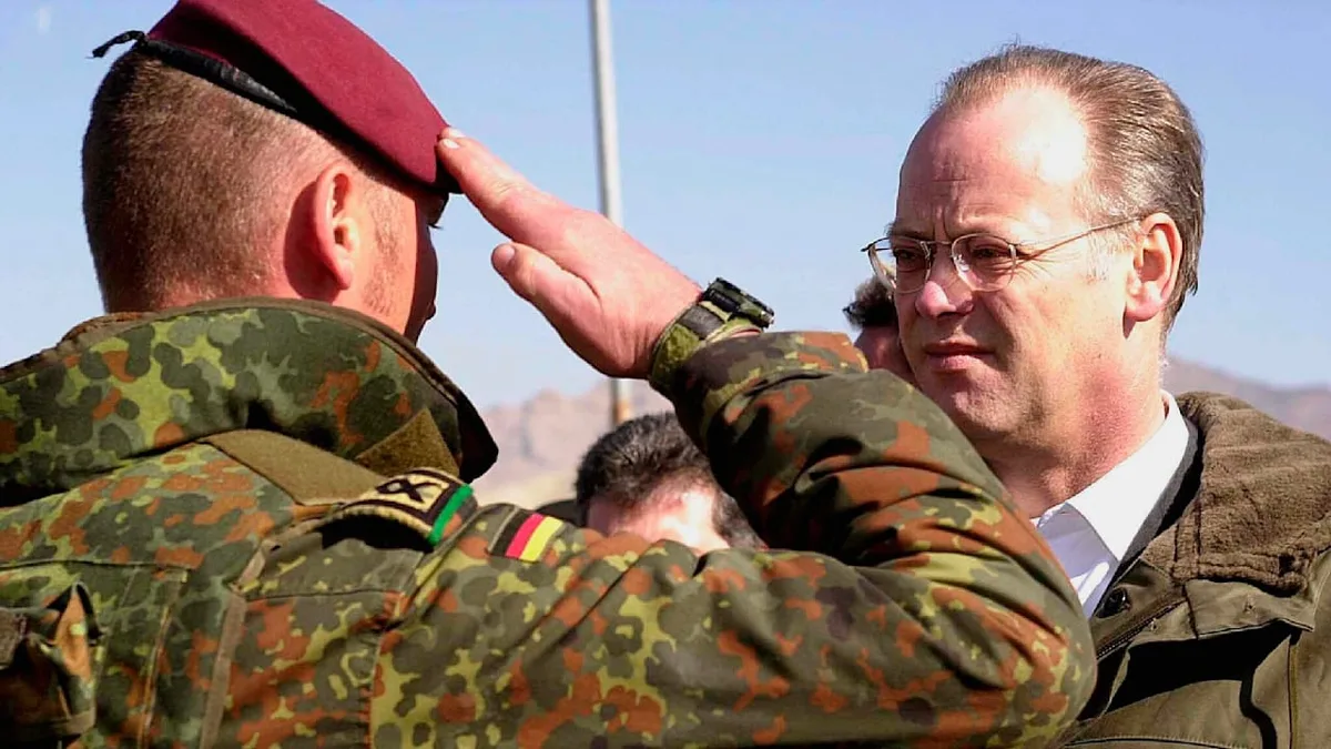 Er war Verteidigungsminister - Scharping erinnert sich an Nato-Bündnisfall