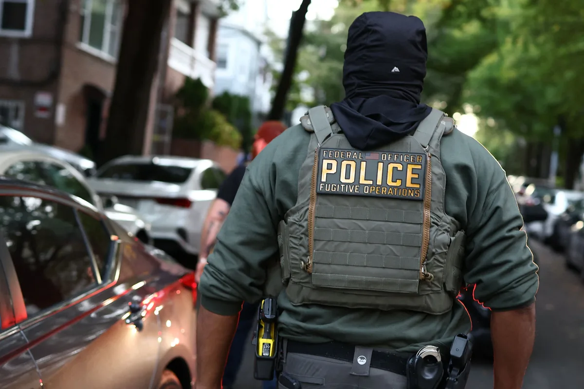 ICE en Nueva York: un dominicano denuncia que agentes dispararon siete veces a su auto con su hijo de 5 años adentro