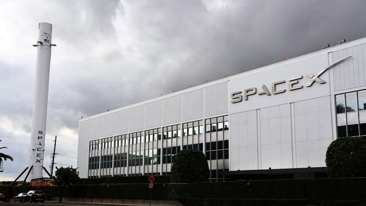 SpaceX veut mettre des data centers en orbite, mais que fera-t-on de leurs déchets ?