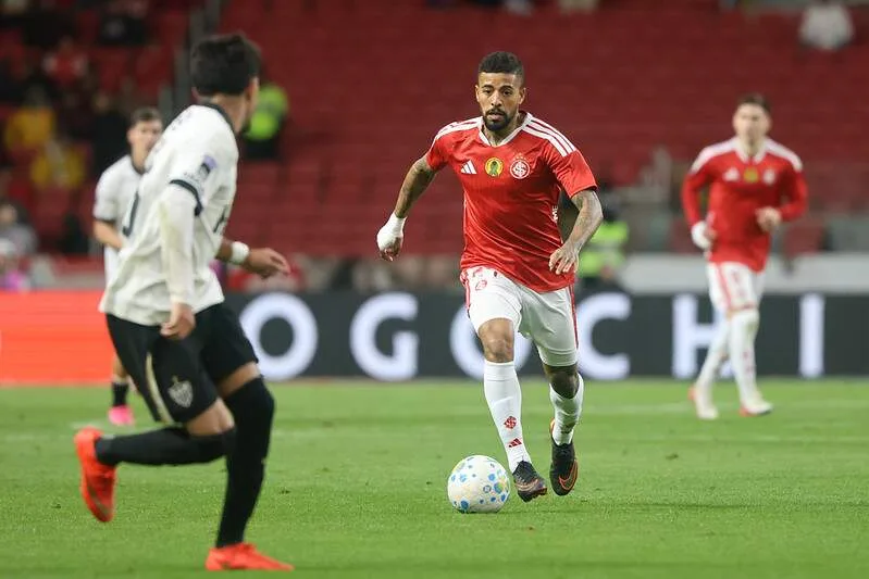 Inter empata com Atlético-MG e chega a 8 jogos sem vencer no Brasileirão