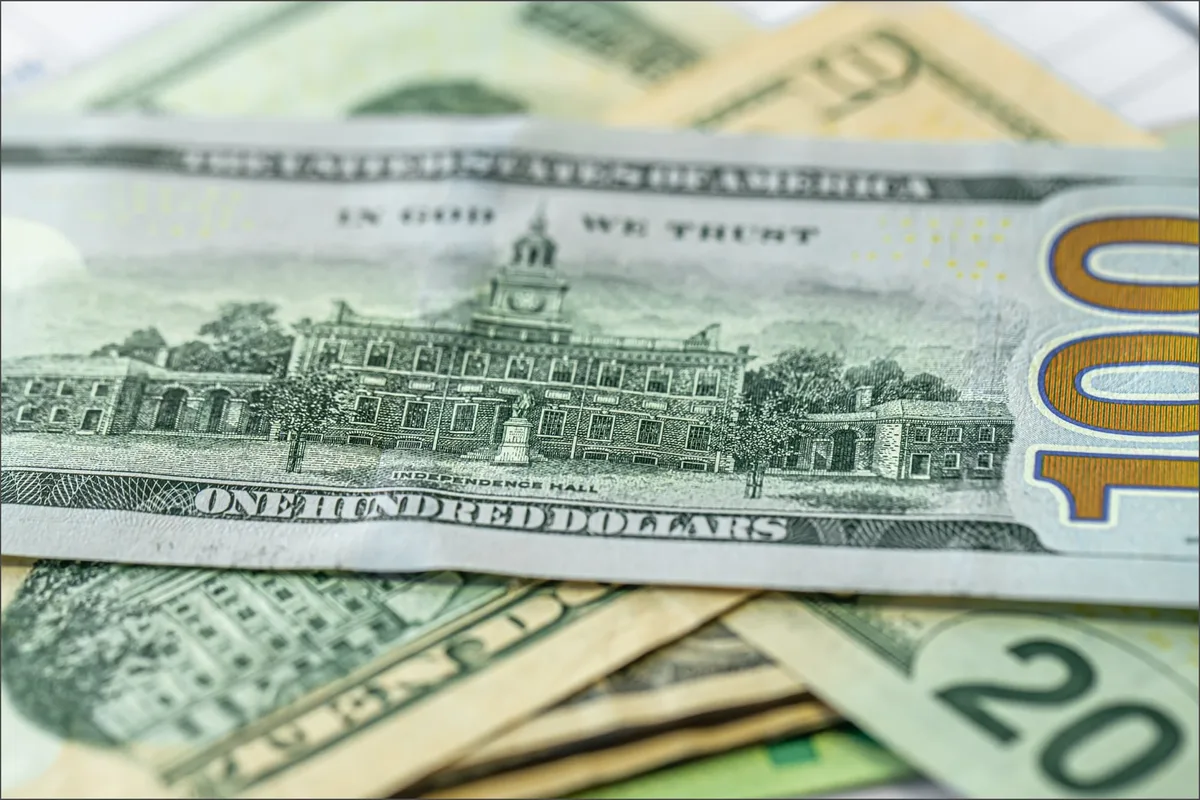 El dólar mayorista se consolidó por encima de los $1500 y las acciones argentinas treparon hasta 5% en Wall Street
