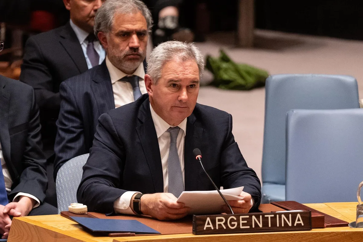 Argentina convoca al embajador británico por la extensión de licencias petroleras en las islas Malvinas