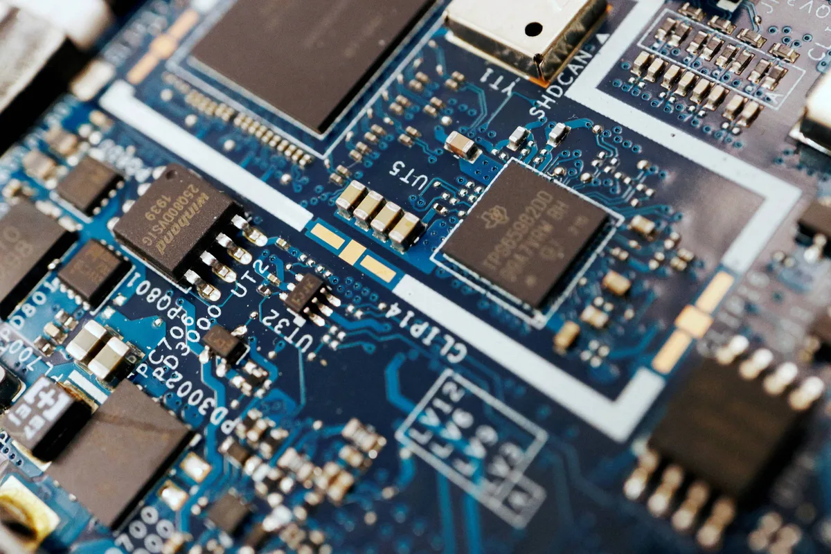 Leilão da Unitec reúne ativos de semicondutores; arrecadação começa em R$ 83,1 milhões