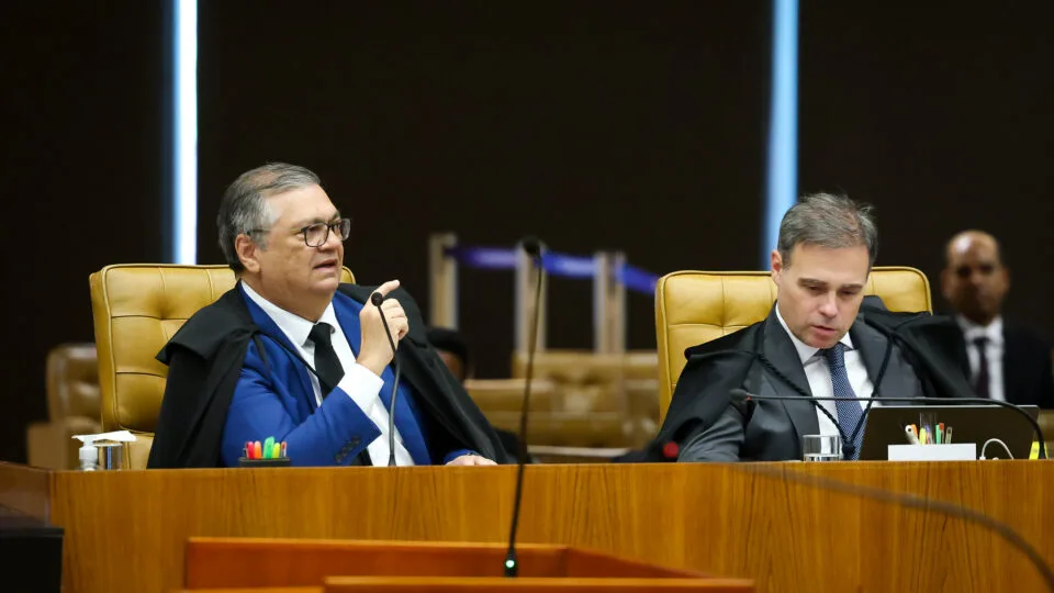 Dino confronta Fachin por tomar relatoria de processos em meio à crise