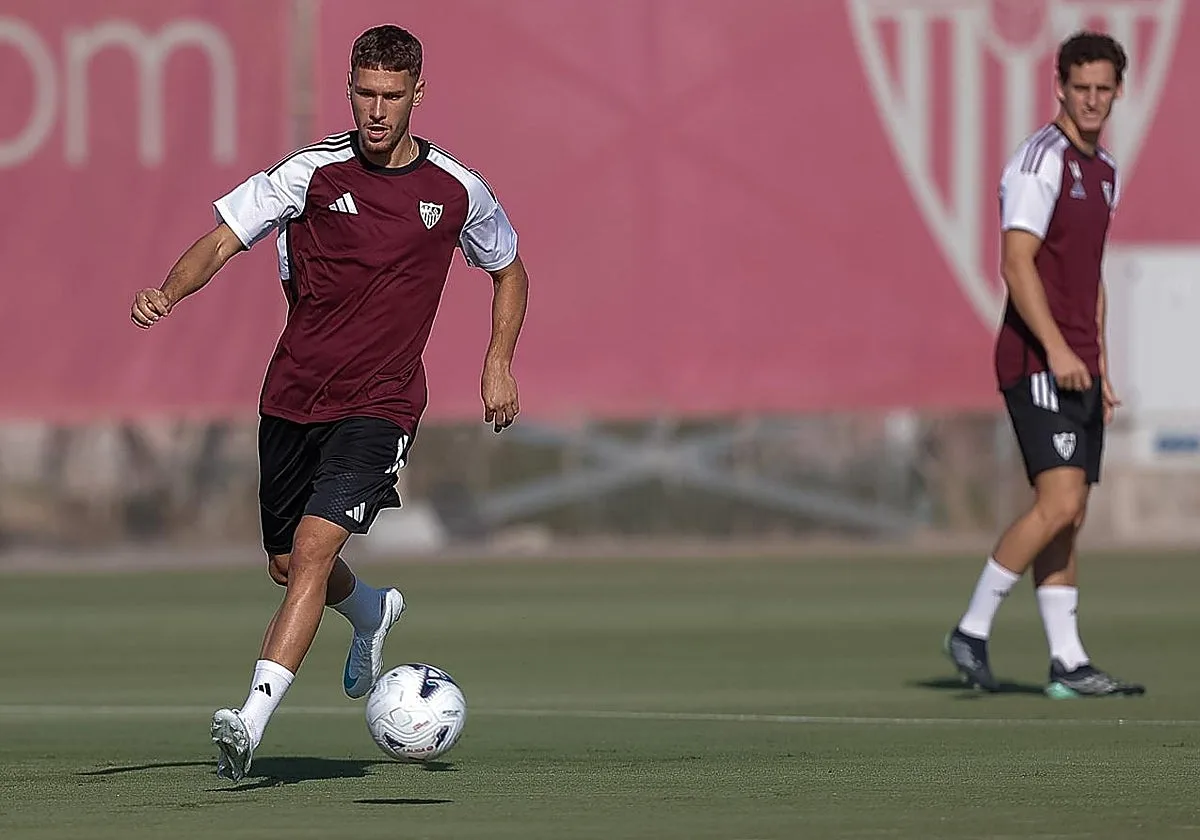 El regreso de Lucas Stassin amortigua el golpe de las lesiones en el Sevilla FC
