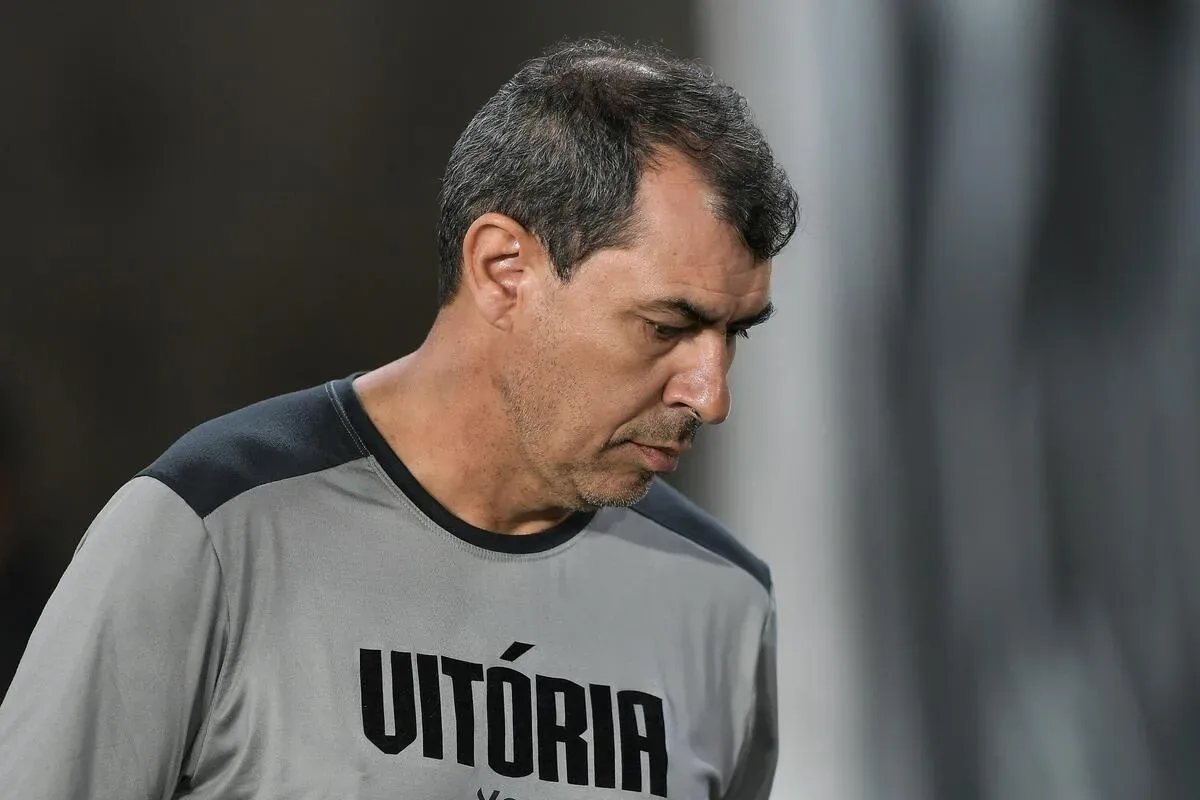 Corinthians procura cinco técnicos após demissão de Fernando Diniz; veja quem pode assumir