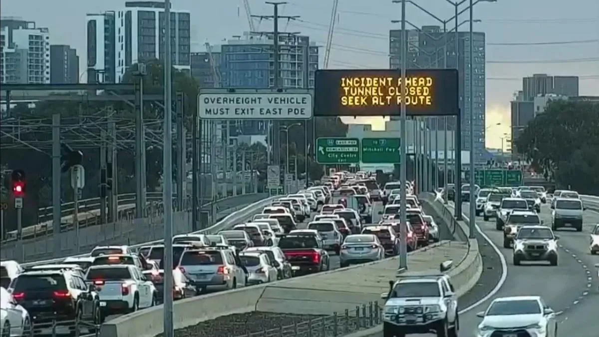 Perth traffic: Leach Highway and Northbridge Tunnel crashes spark chaos on home commutes