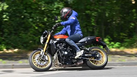 heise+ | Kawasaki Z 900 RS SE im Test: Vorwärts in die Vergangenheit