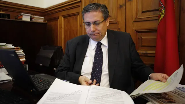 Governo pede urgência no Parlamento para aprovar nova descida do IRS