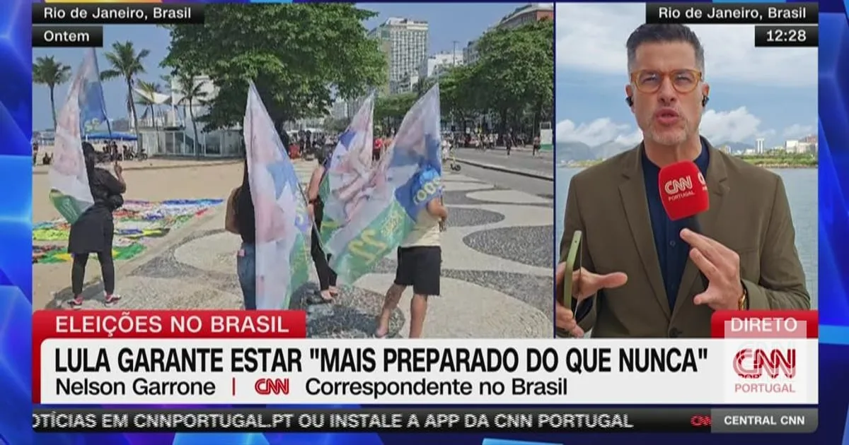 Flávio Bolsonaro aposta na fé, enquanto "Lula da Silva tem uma desconfiança muito grande entre o eleitorado evangélico"
