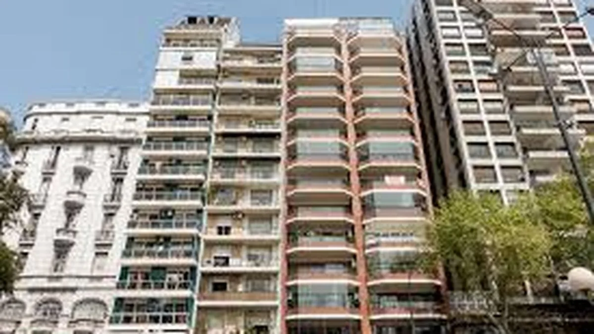Escrituras en CABA: las compraventas cayeron 9% en julio y el crédito hipotecario profundizó su retroceso