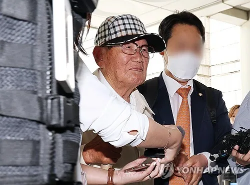 '75억 조세포탈' 이만희 첫 재판서 혐의 부인…"일부 매출 누락"