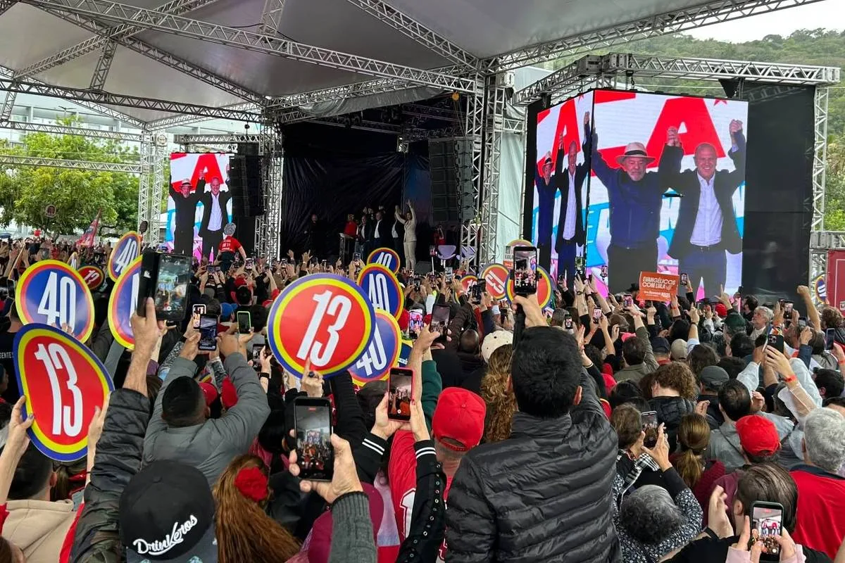 Se fosse pelo dinheiro, agro em SC deveria não só votar, mas se ajoelhar para mim, diz Lula