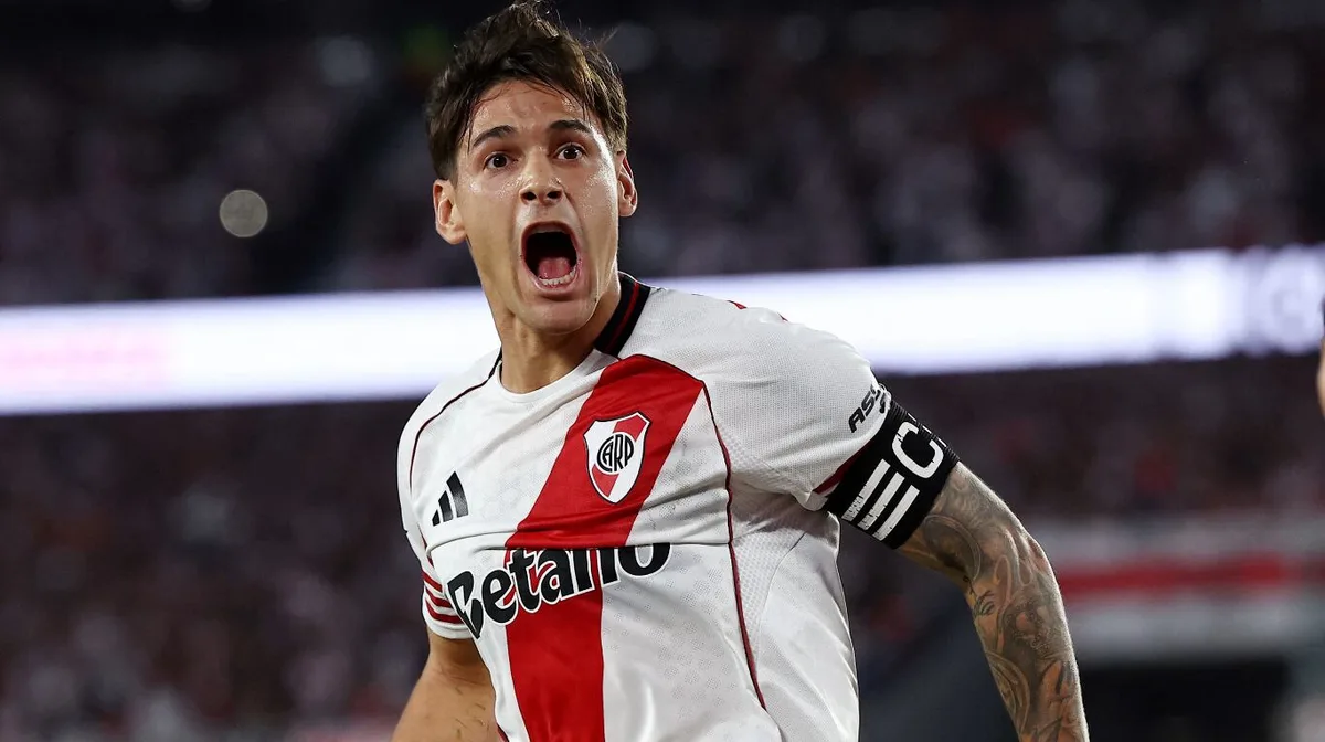 River no se retira del mercado: busca un central ante la inminente salida de Martínez Quarta